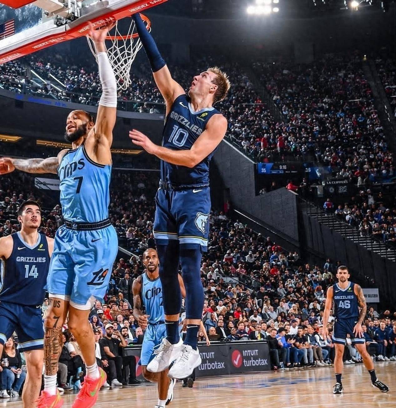 快船险胜法国男篮，特雷杨绝境逆转的简单介绍