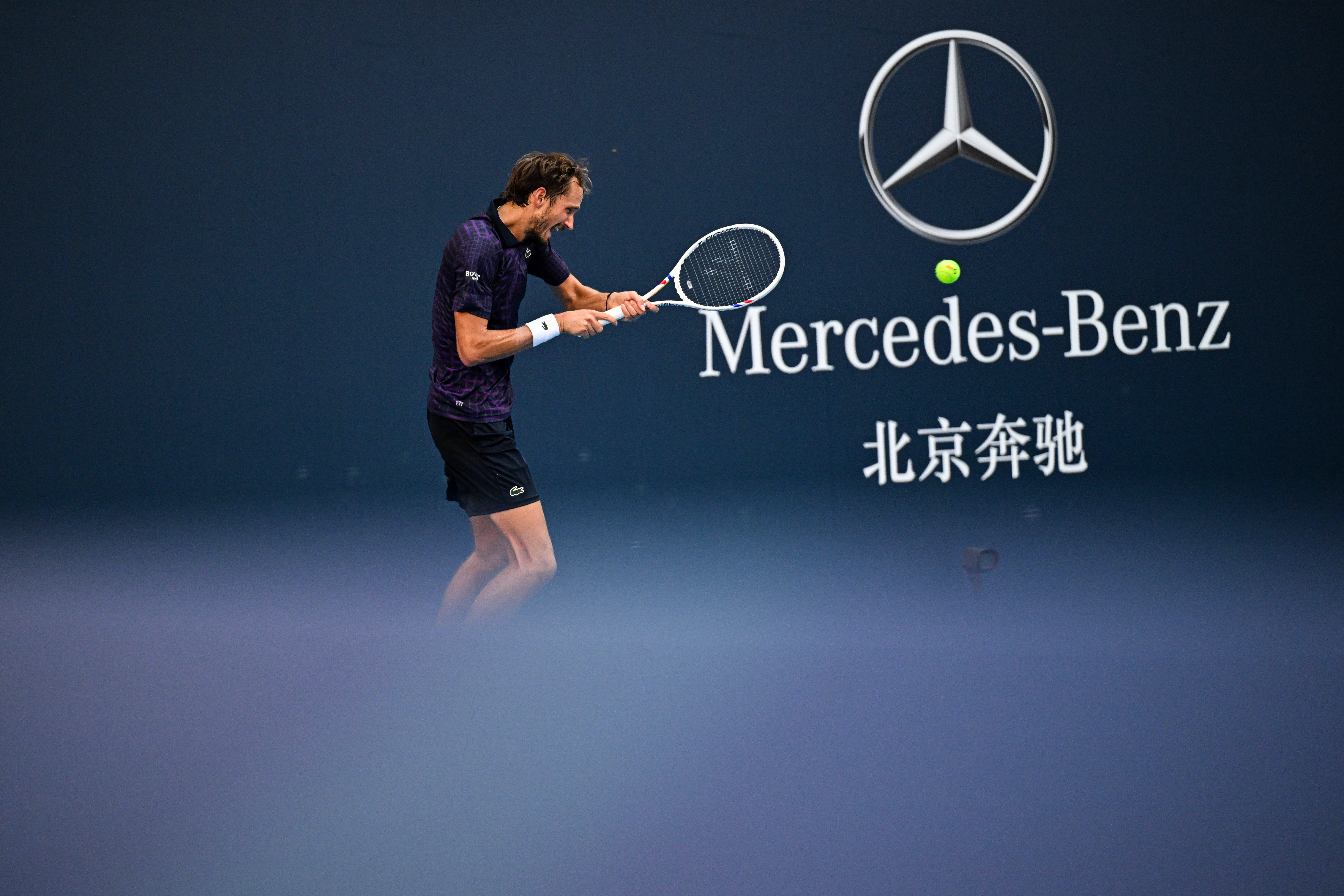 关于法国网球队翻盘世界网球队，梅德韦杰夫制霸全场的信息