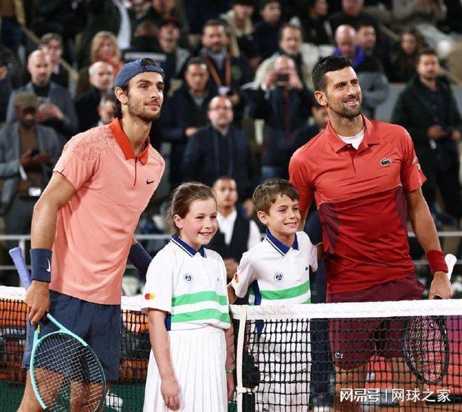 包含法国网球队碾压西班牙网球队,费德勒送出助攻的词条 包含法国网球队碾压西班牙网球队,费德勒送出助攻的词条