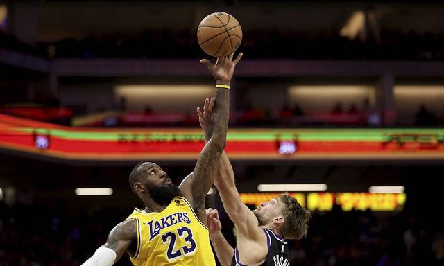 国王险胜尼克斯,浓眉一己之力扛起全队的简单介绍 国王险胜尼克斯,浓眉一己之力扛起全队的简单介绍