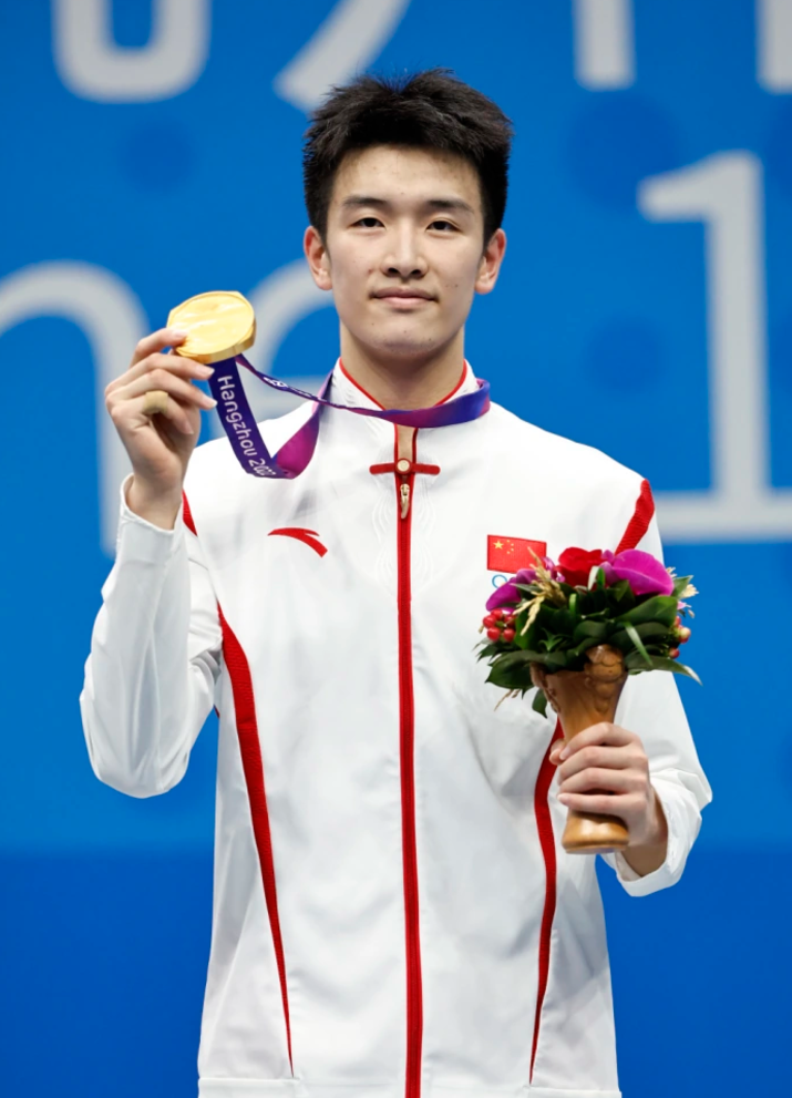 海口海鹏客场比赛抢得三分,斩获胜利 海口海鹏客场比赛抢得三分,斩获胜利