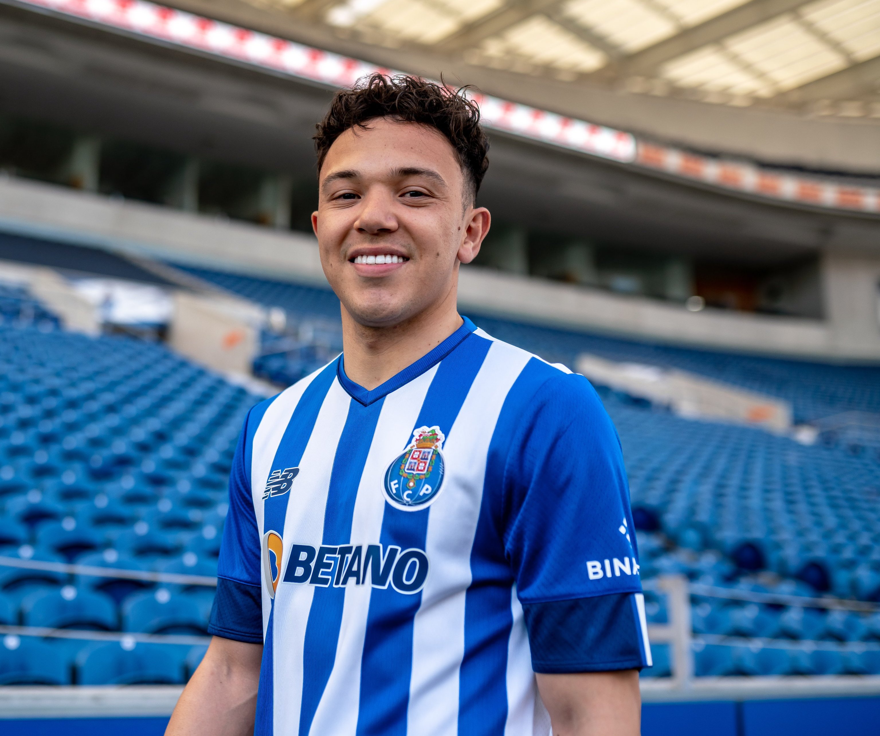 包含科特迪瓦前锋佩佩受邀参加英超联赛的词条 包含科特迪瓦前锋佩佩受邀参加英超联赛的词条