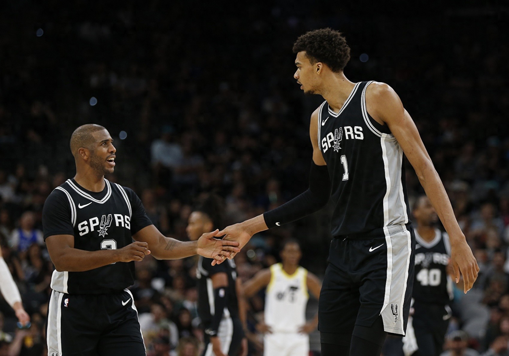 关于马刺队主场负于老鹰队连败收场的信息 关于马刺队主场负于老鹰队连败收场的信息