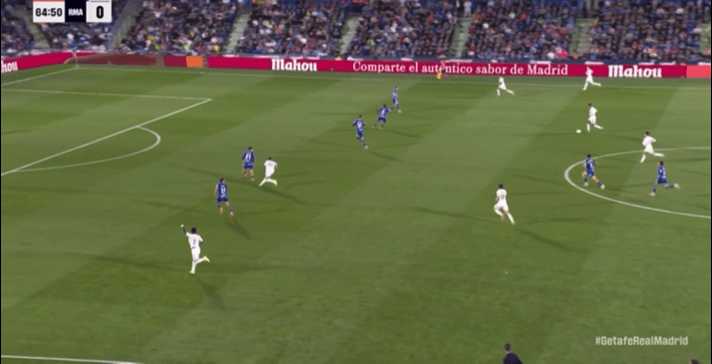 赫塔菲全面守住榜首，皇马遭遇连败的简单介绍