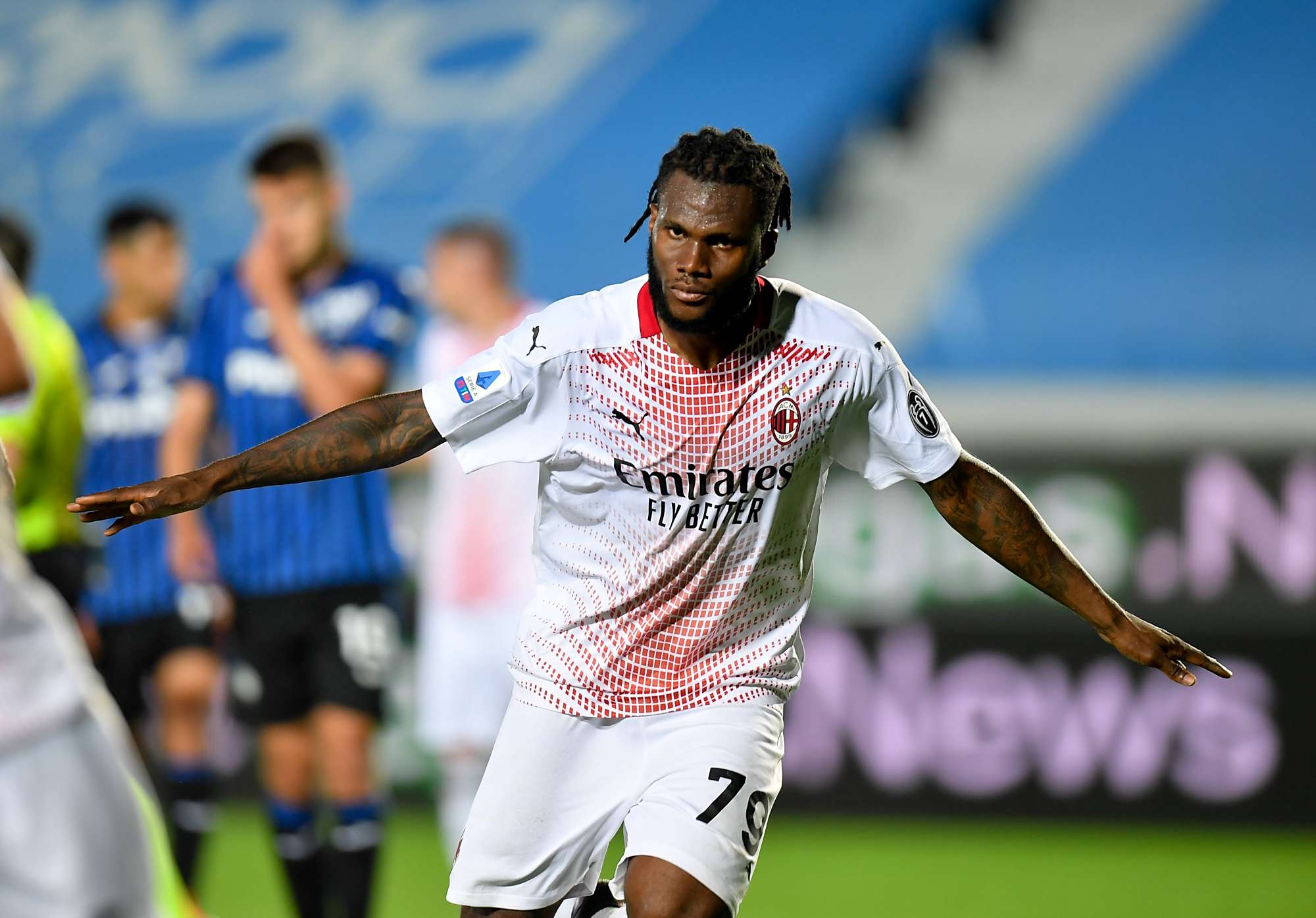 包含波尔多主场击败兰斯，积分稳定在中上游位置的词条