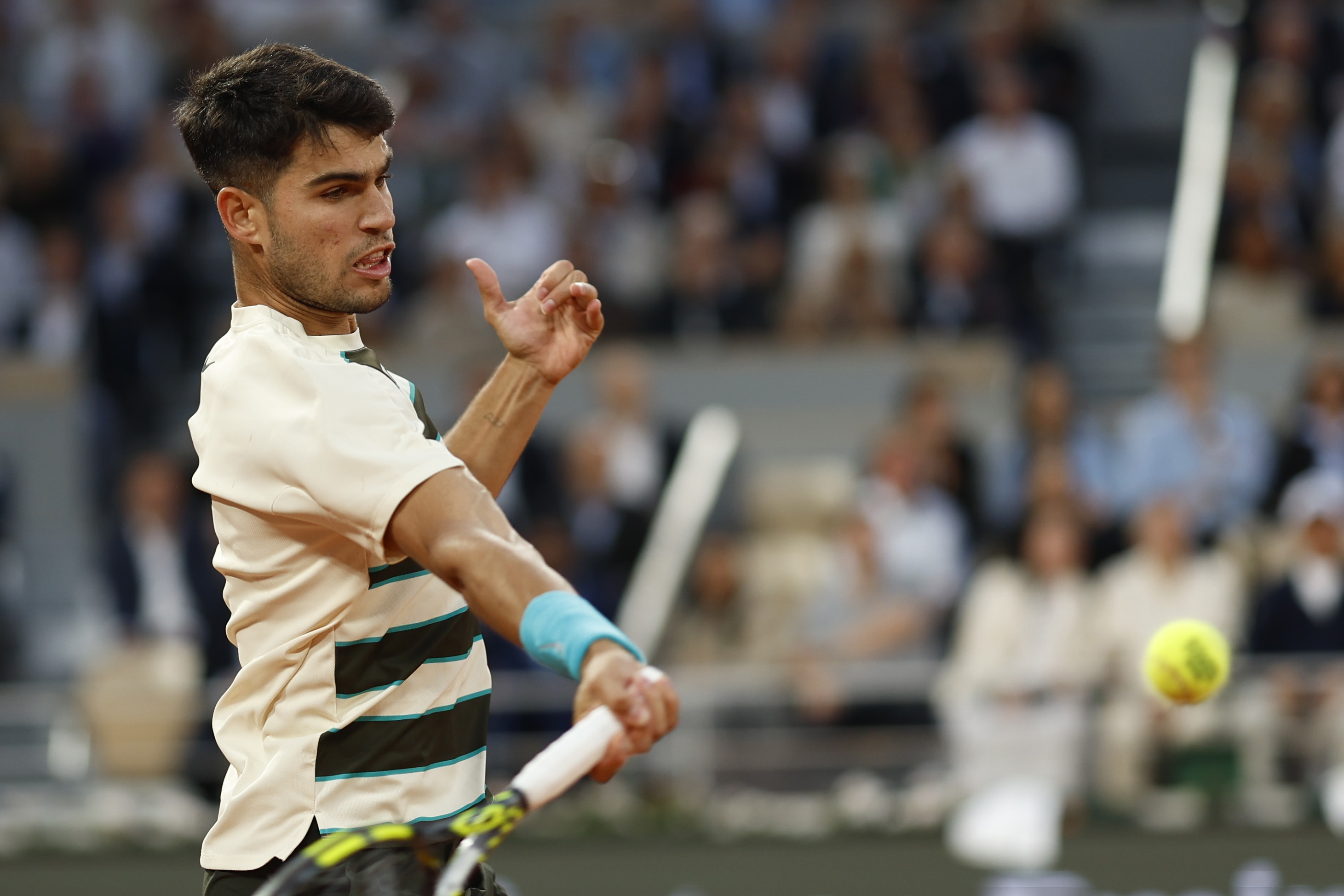 包含美国网球队碾压法国网球队，阿尔卡拉斯完成帽子戏法的词条