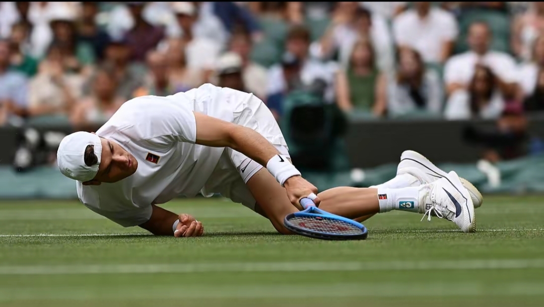 戴维斯杯翻盘温网，西西帕斯点燃赛场的简单介绍